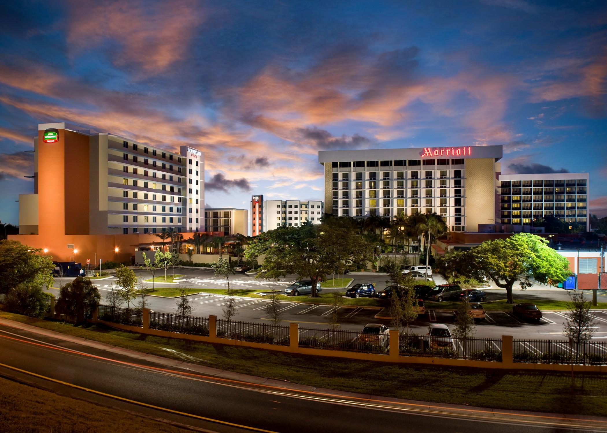 Miami Airport Marriott Hotel Exterior photo