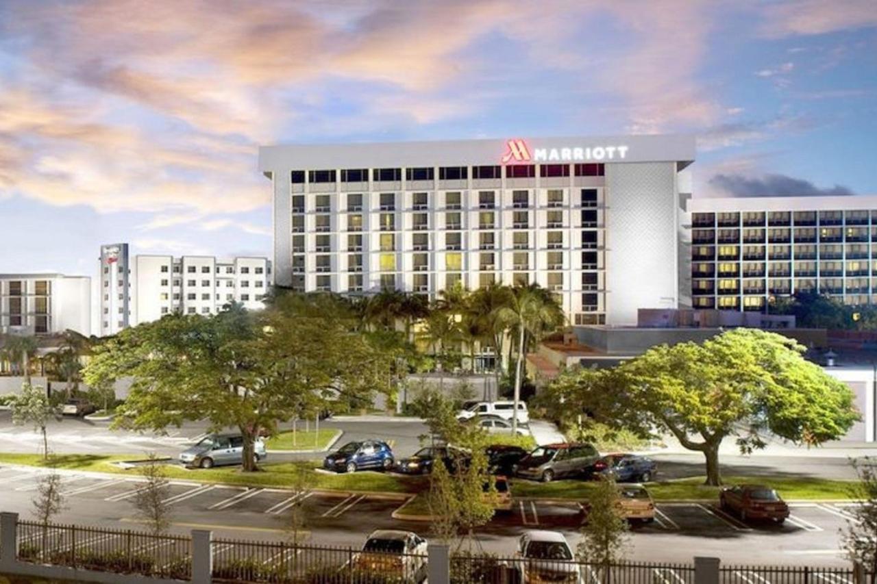 Miami Airport Marriott Hotel Exterior photo